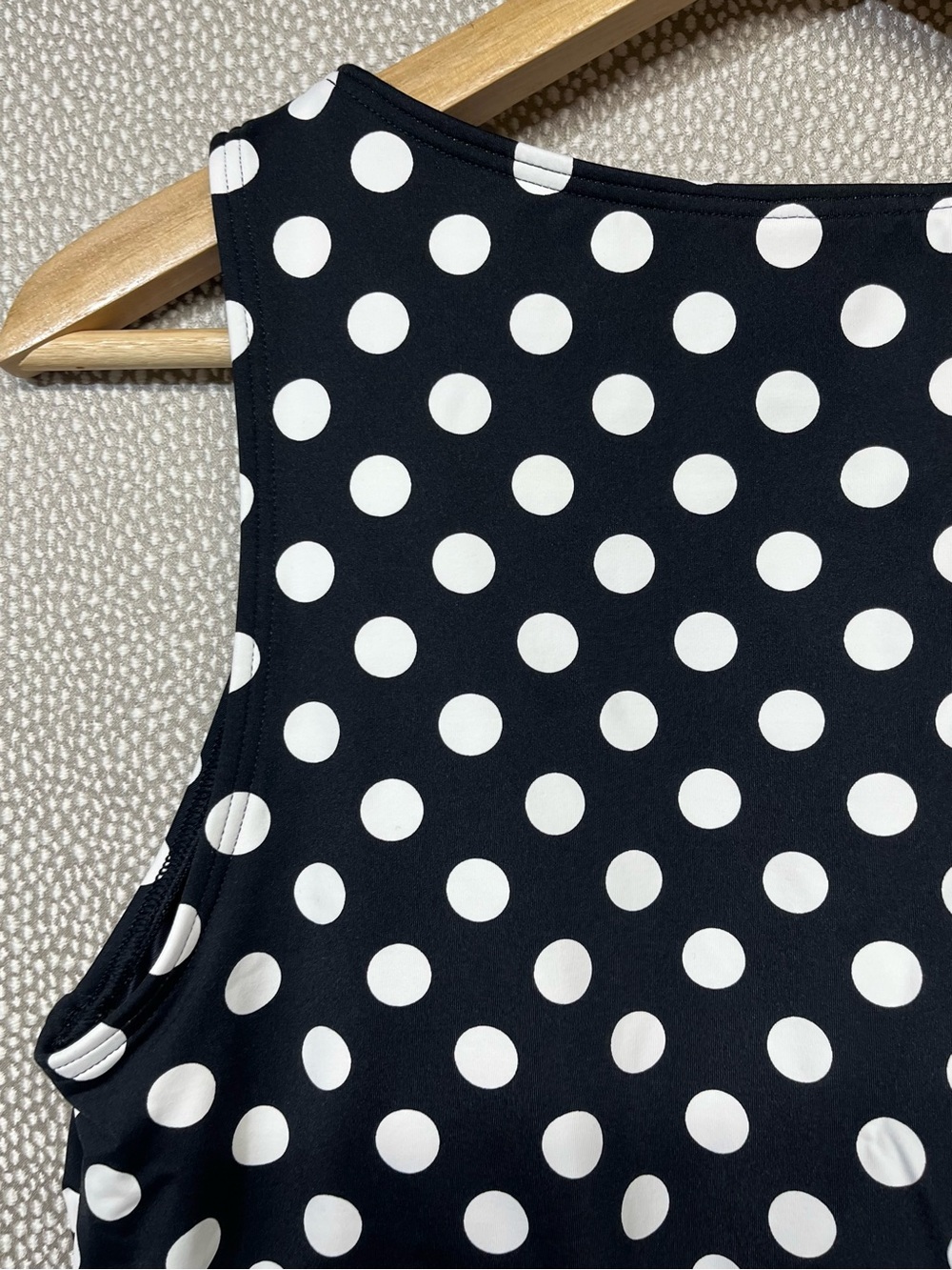12 Lands’ End Swim Black & White Polka Dot High Neck Classic Tank Swimsuit Top - Picture 5 of 7